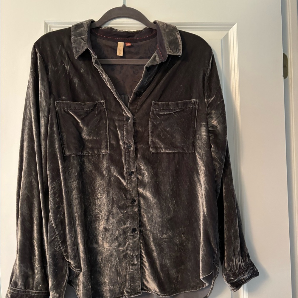 GreyVelvet Button-Up Shirt